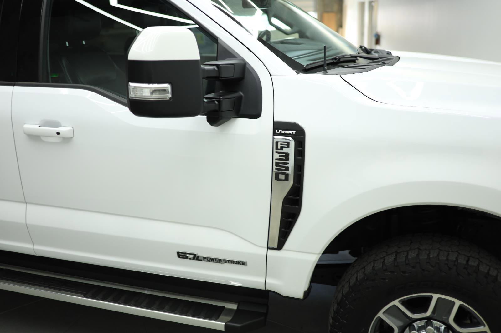 Used 2023 Ford F350 Lariat image 17