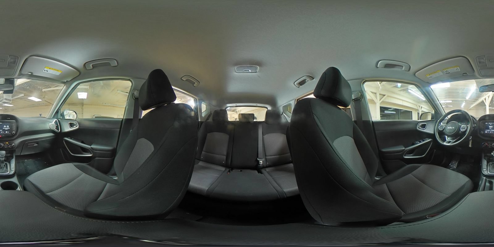 Used 2025 Kia Soul LX w/ LX Technology Package FWD image 40
