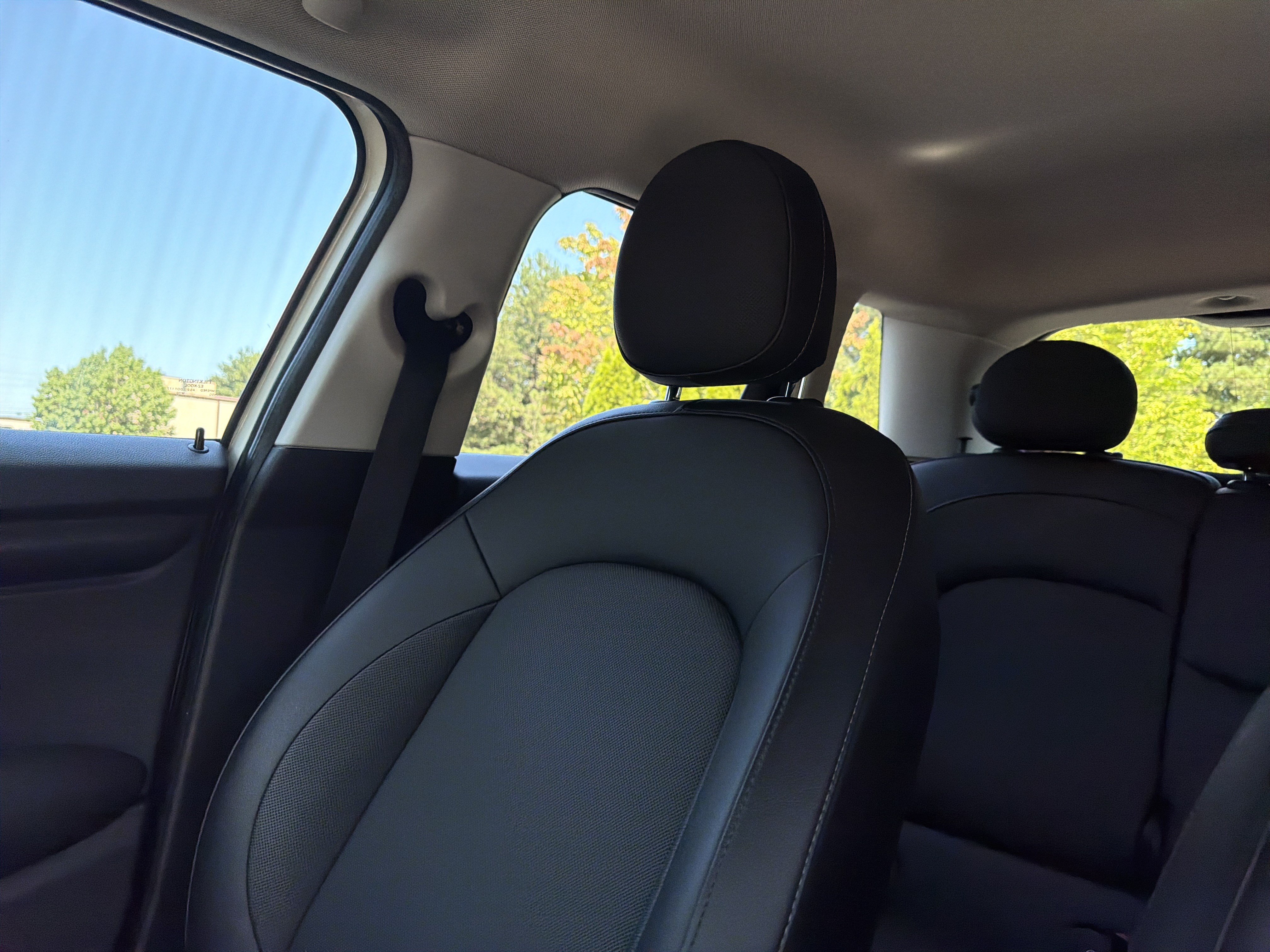 Used 2016 MINI Cooper 4-Door Hardtop FWD image 19