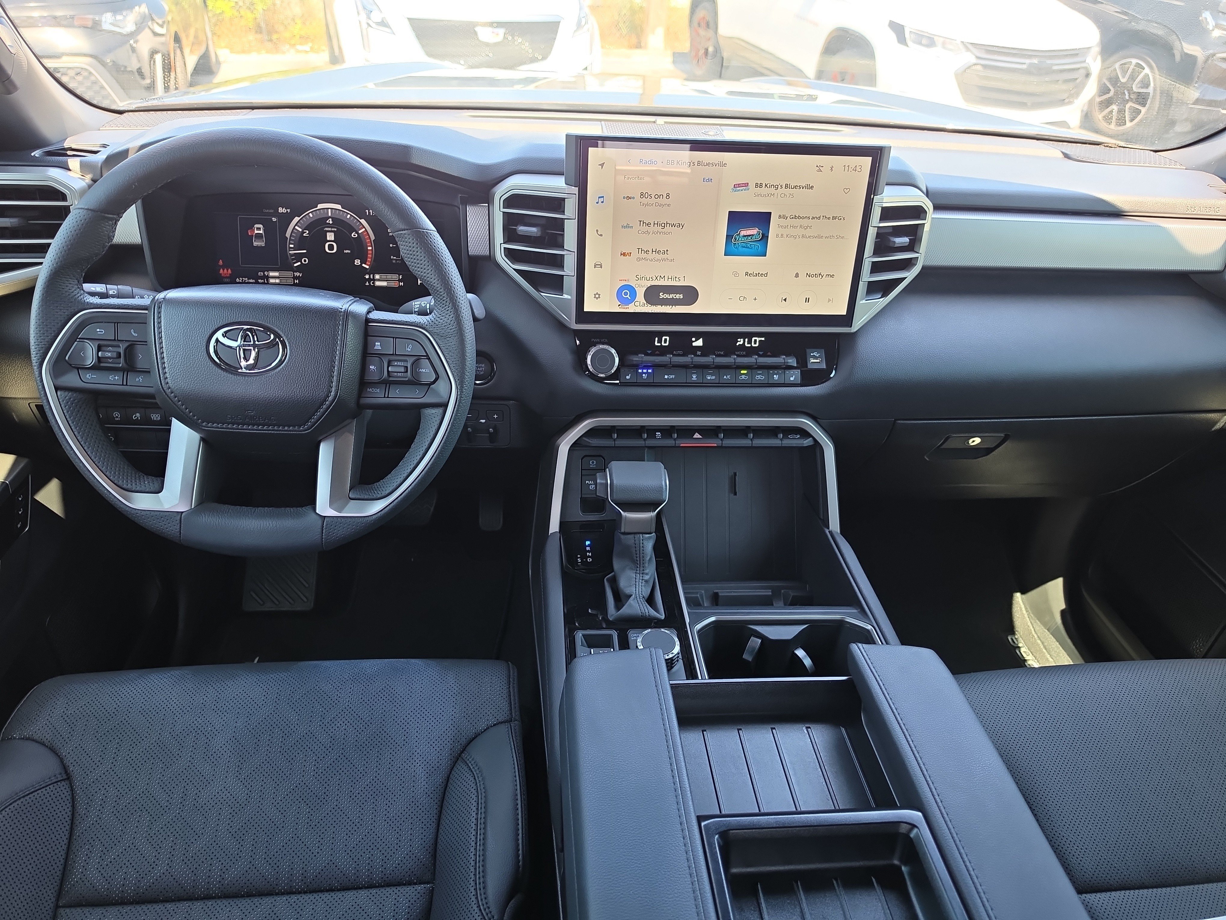 Used 2025 Toyota Tundra Limited AWD/4WD image 8