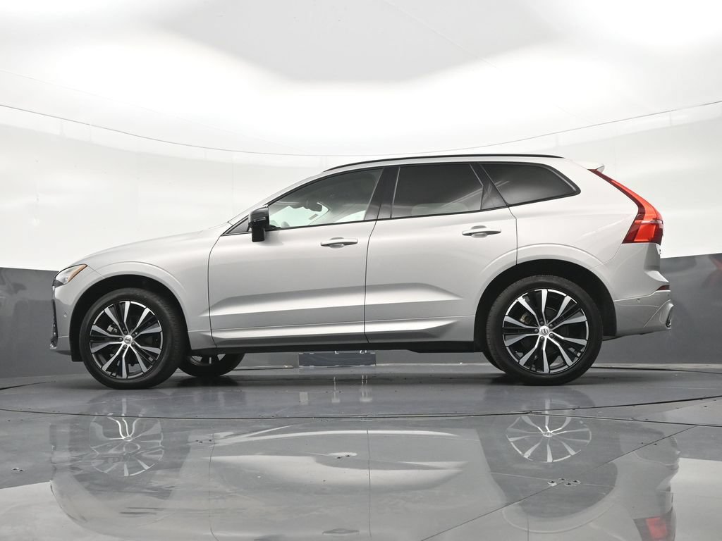 Certified 2024 Volvo XC60 B5 Plus AWD/4WD image 24
