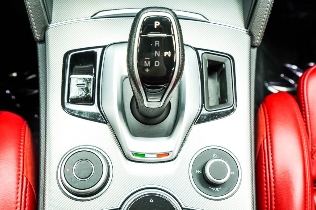 Used 2023 Alfa Romeo Stelvio Veloce image 25