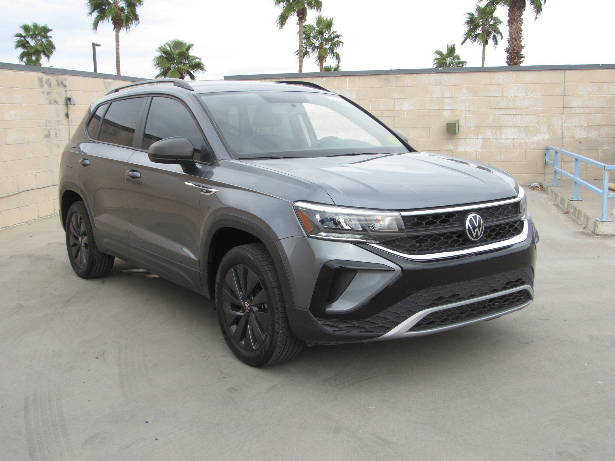 Used 2022 Volkswagen Taos S image 2