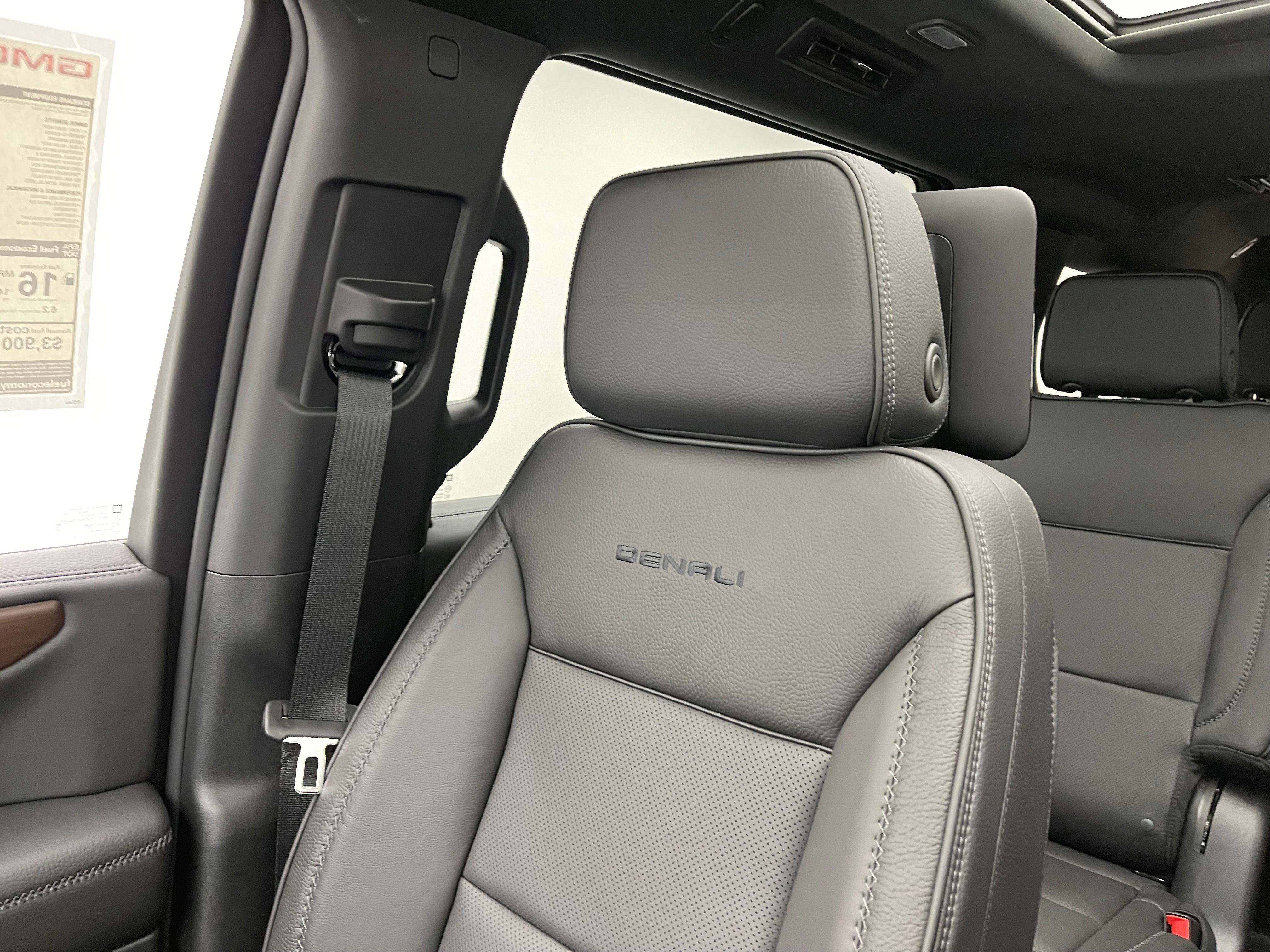 New 2026 GMC Yukon XL Denali w/ Denali Reserve Package AWD/4WD image 53