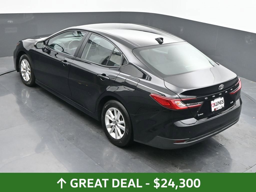 Used 2025 Toyota Camry LE image 38