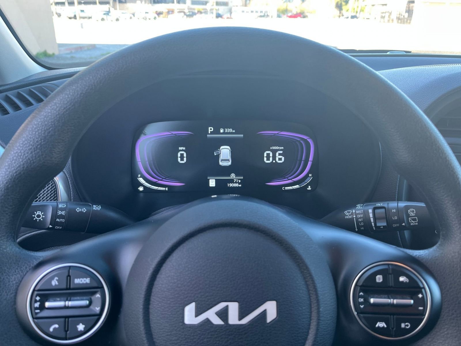 Used 2025 Kia Soul LX w/ LX Technology Package image 25