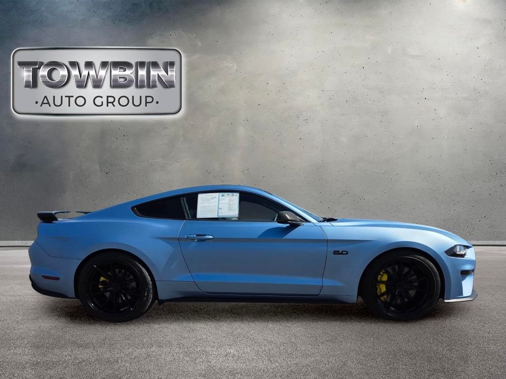 Used 2018 Ford Mustang GT Premium w/ GT Performance Package RWD image 3