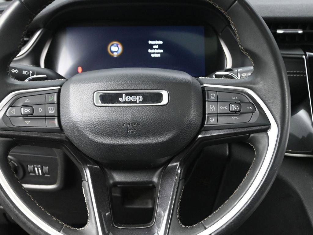 Used 2023 Jeep Grand Cherokee L Laredo image 30