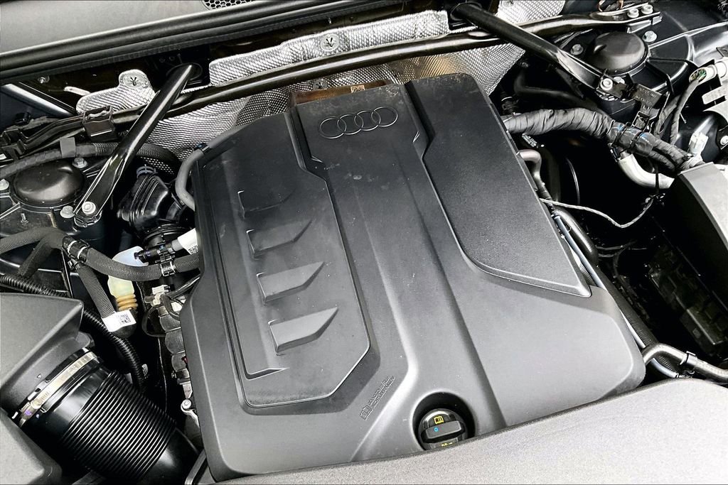Used 2025 Audi Q5 Premium w/ Convenience Package AWD/4WD image 31