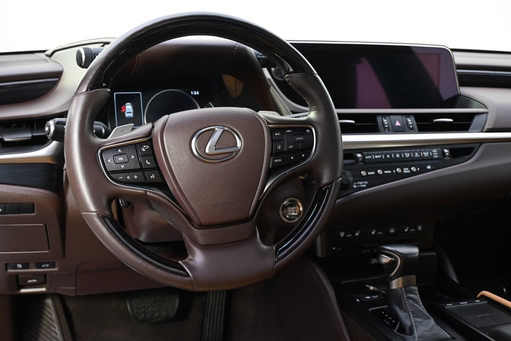Used 2020 Lexus ES 350 Ultra Luxury w/ Accessory Package 2 FWD image 12