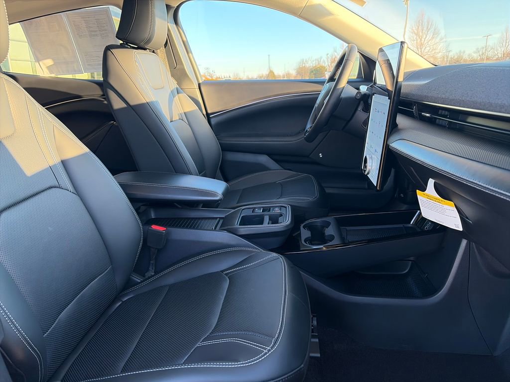 Used 2025 Ford Mustang Mach-E Premium image 12