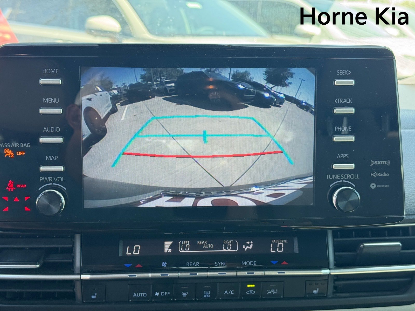 Used 2021 Toyota Sienna XLE FWD image 22