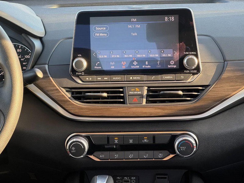 Used 2024 Nissan Altima 2.5 SV FWD image 12