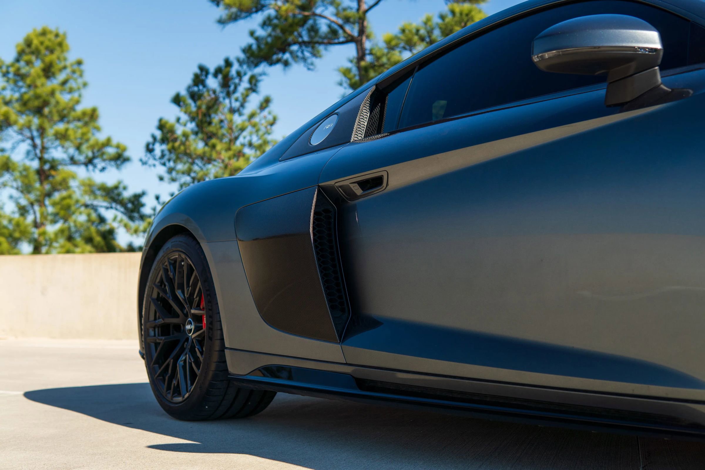 Used 2020 Audi R8 V10 w/ Carbon Exterior Package image 22