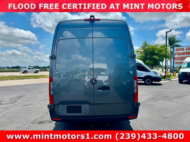 Used 2021 Mercedes-Benz Sprinter 4500 w/ Dashboard Charging Package image 19