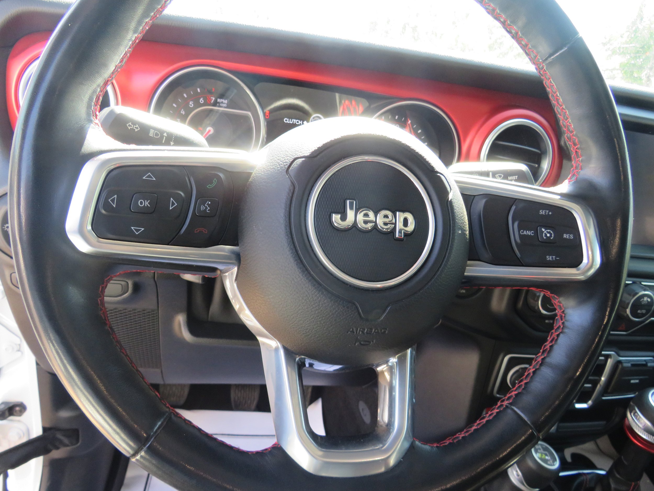 Used 2021 Jeep Gladiator Rubicon image 12