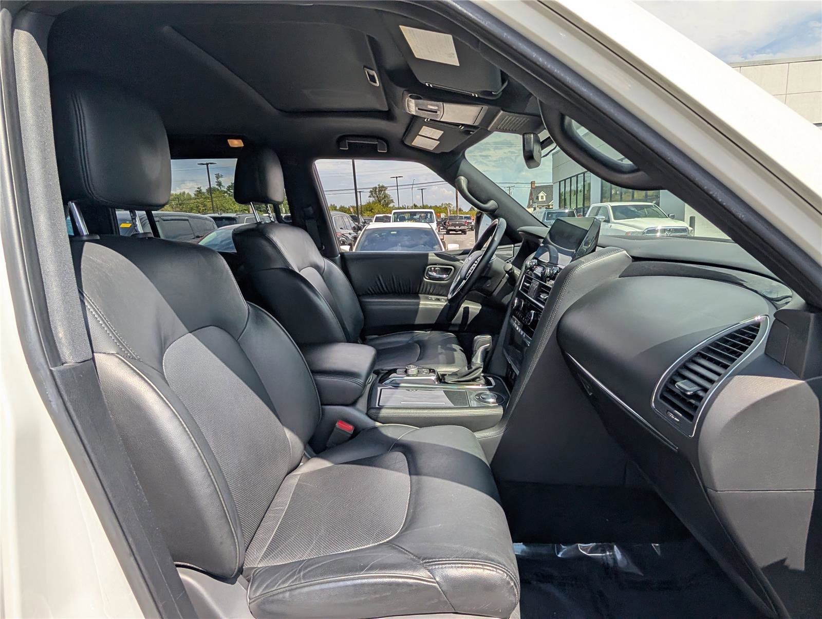 Used 2023 Nissan Armada SL w/ Midnight Edition Package image 10