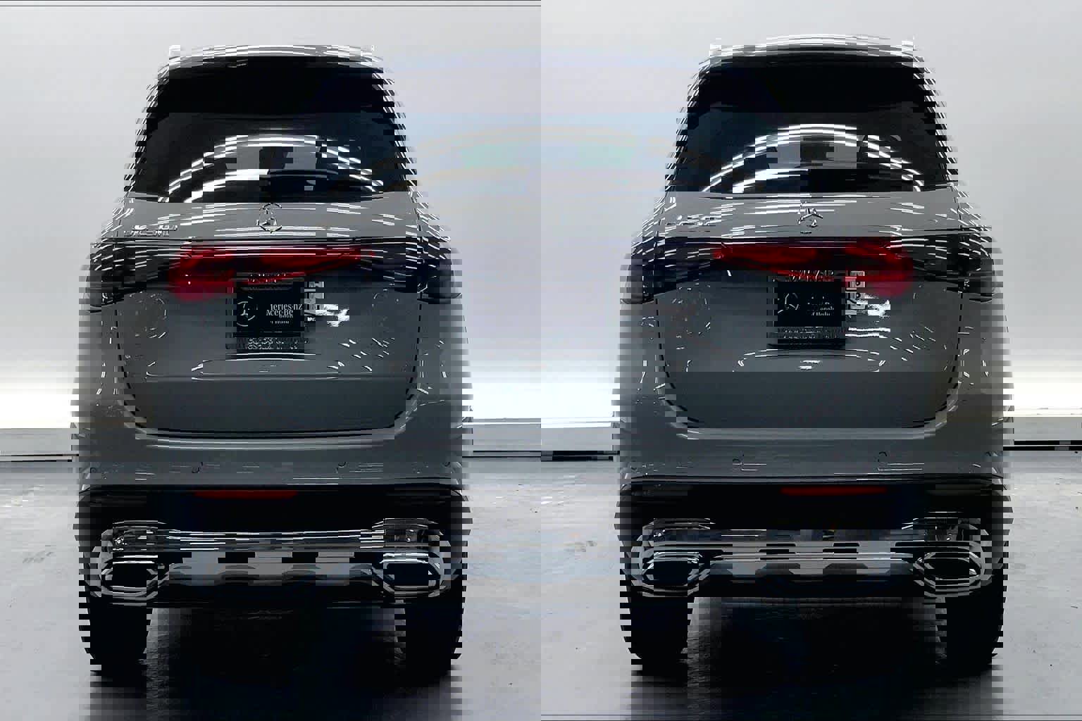 Used 2026 Mercedes-Benz GLC 300 image 4