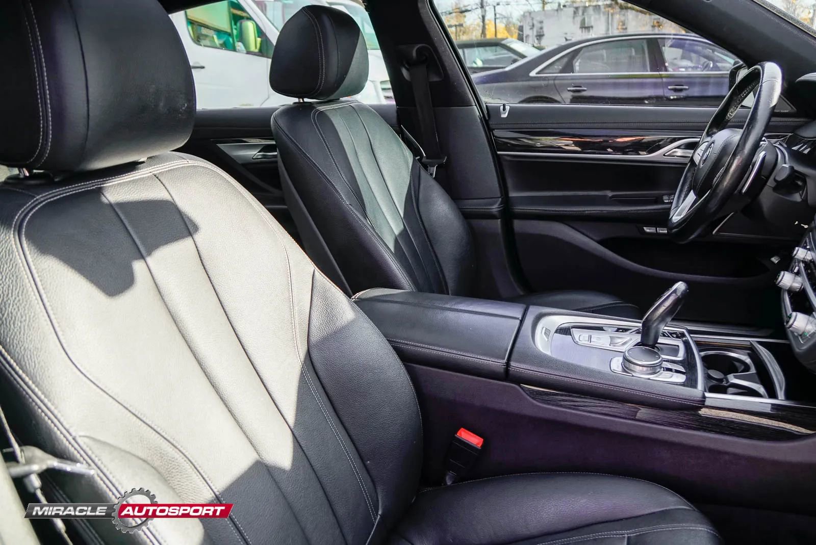 Used 2018 BMW 740i w/ M Sport Package image 29