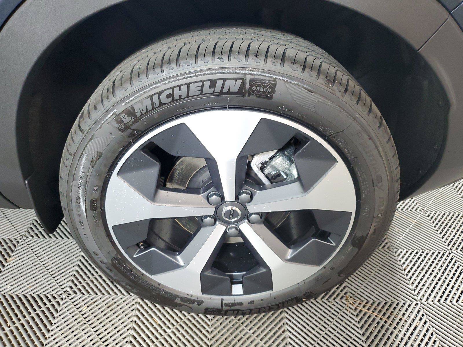 New 2026 Volvo XC40 B4 Core w/ Protection Package Premier FWD image 11
