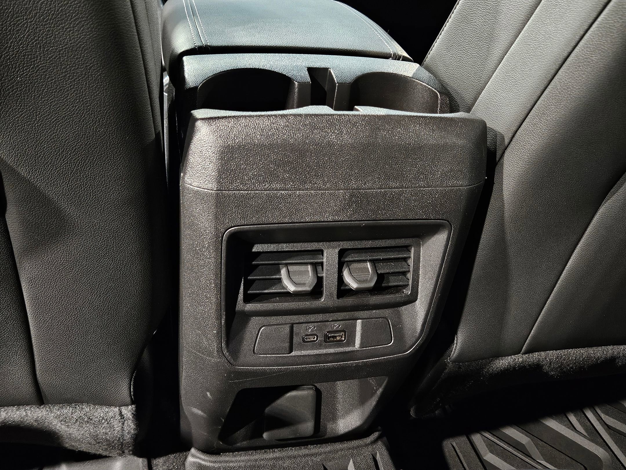 Used 2024 GMC Canyon Elevation w/ Elevation Premium Package image 37