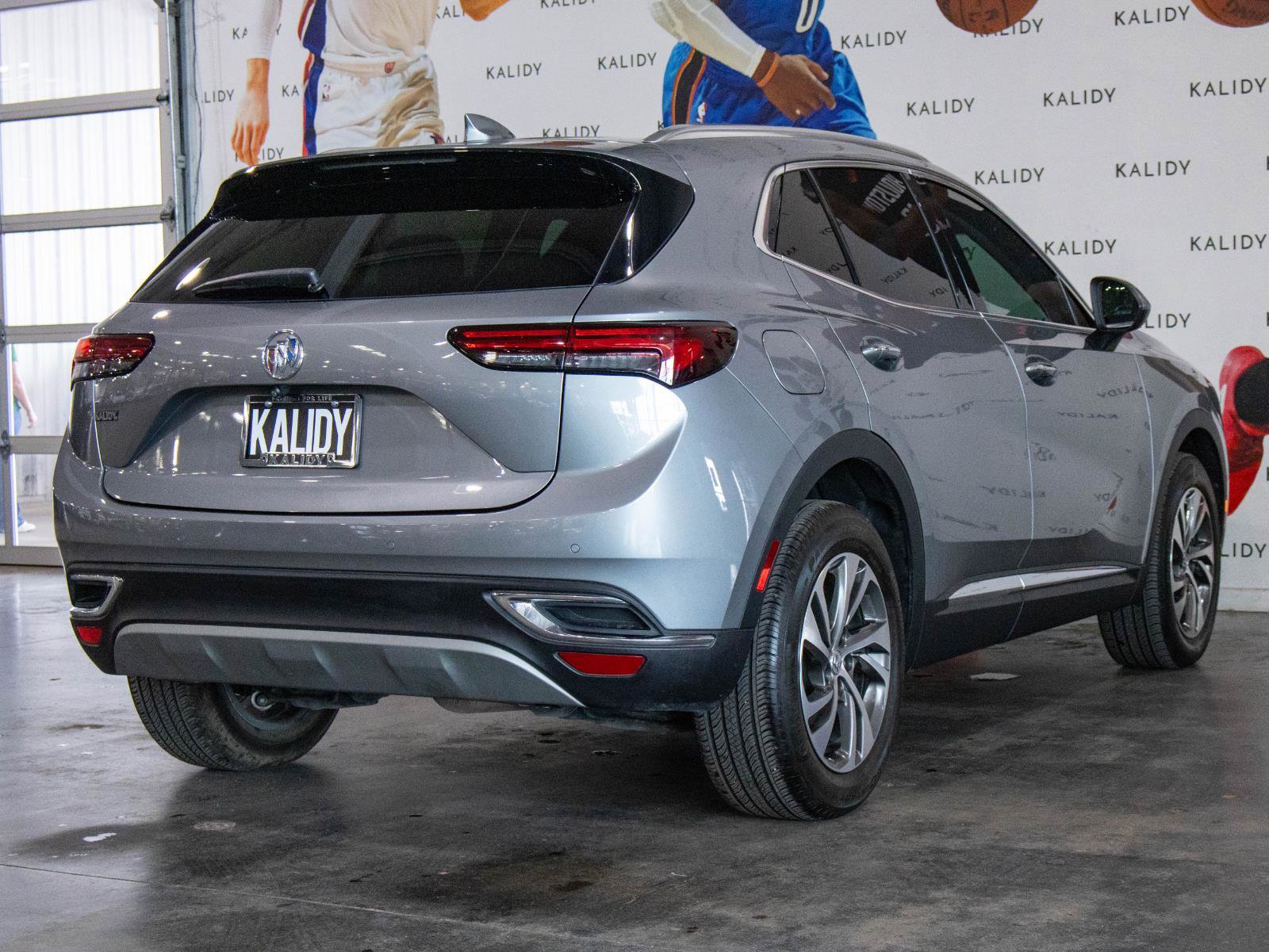 Used 2023 Buick Envision Essence image 25