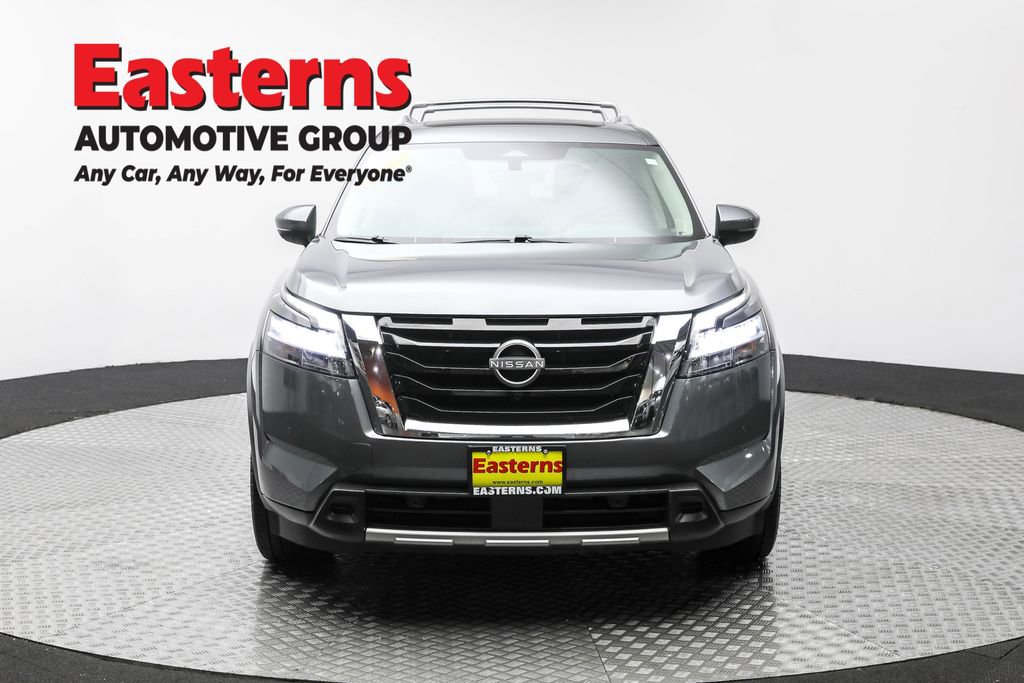 Used 2023 Nissan Pathfinder SL w/ SL Premium Package image 2
