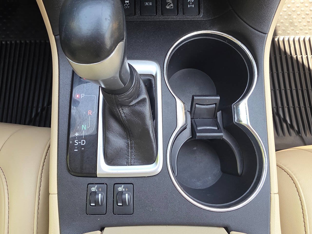 Used 2019 Toyota Highlander XLE AWD/4WD image 27