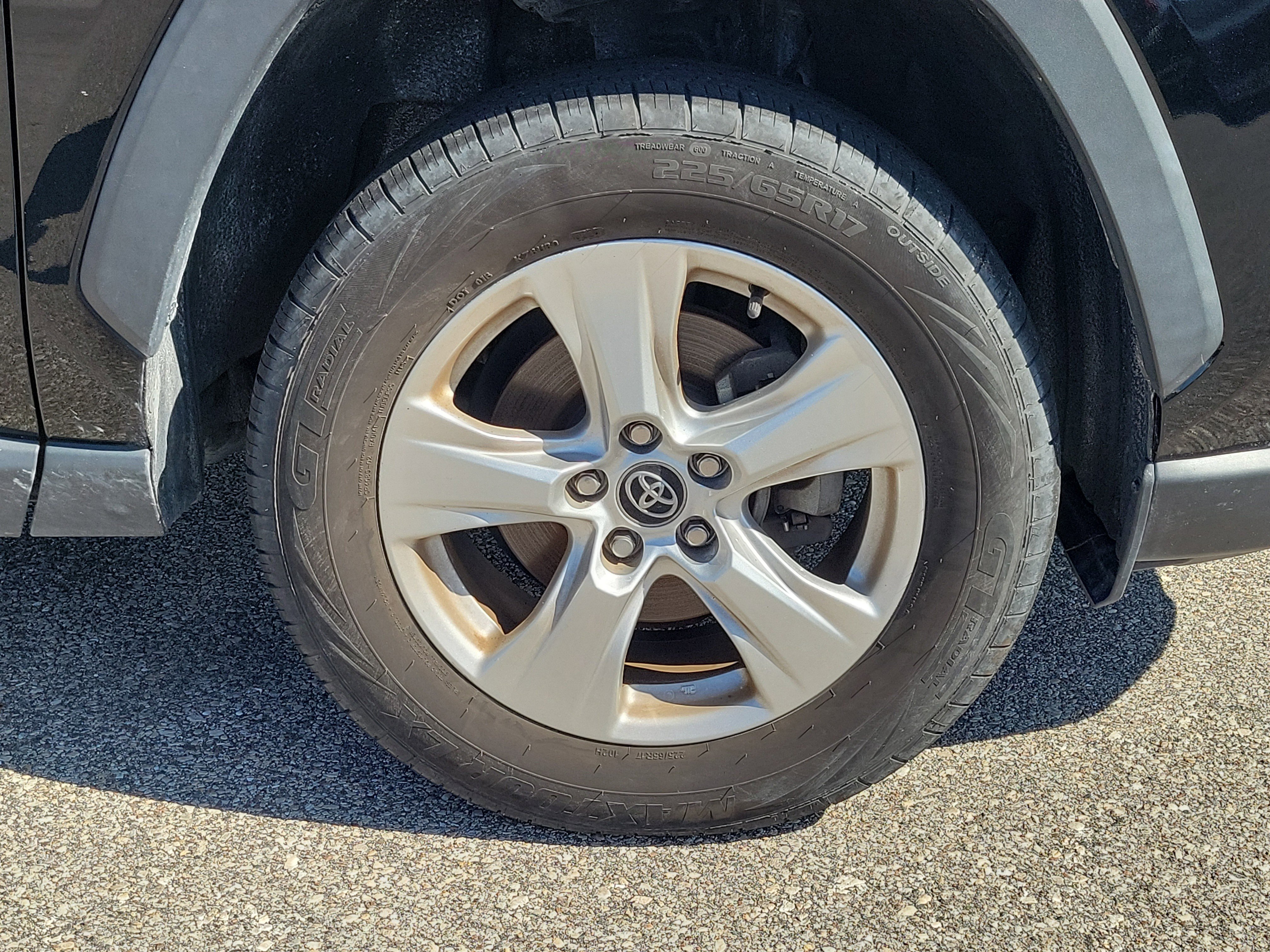 Used 2020 Toyota RAV4 XLE w/ All Weather Liner Package image 7