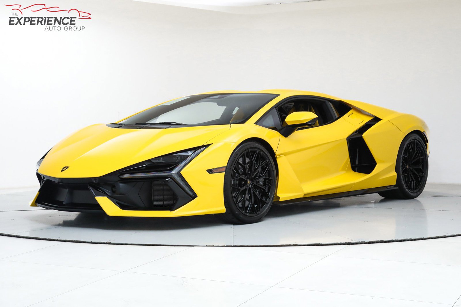 Used 2024 Lamborghini Revuelto AWD/4WD image 1