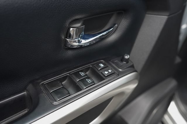 Used 2016 Nissan Titan SL AWD/4WD image 37