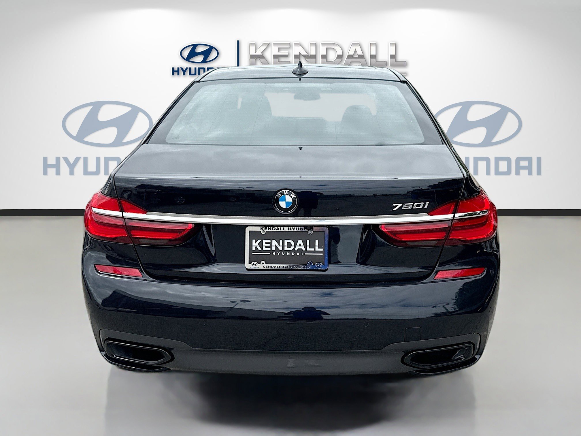 Used 2019 BMW 750i image 5