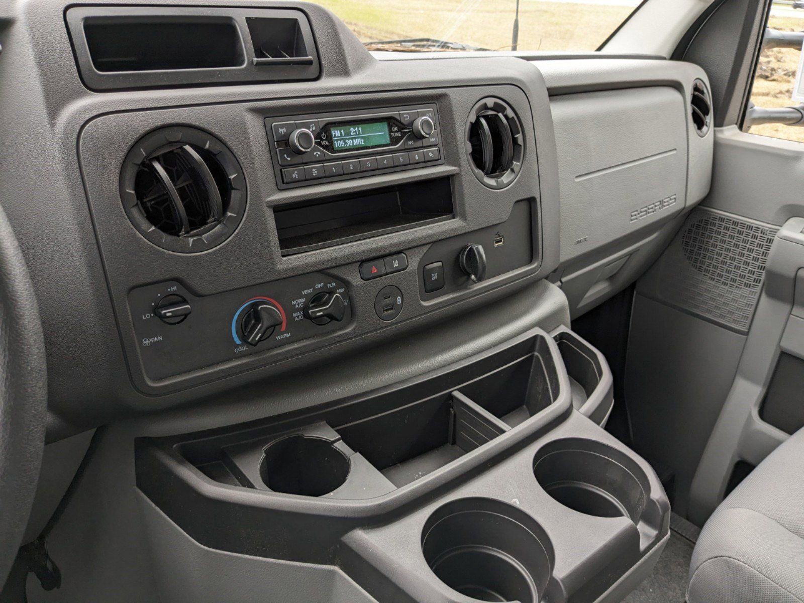 Certified 2024 Ford E-450 and Econoline 450 Super Duty w/ Driver's Safety Package image 17