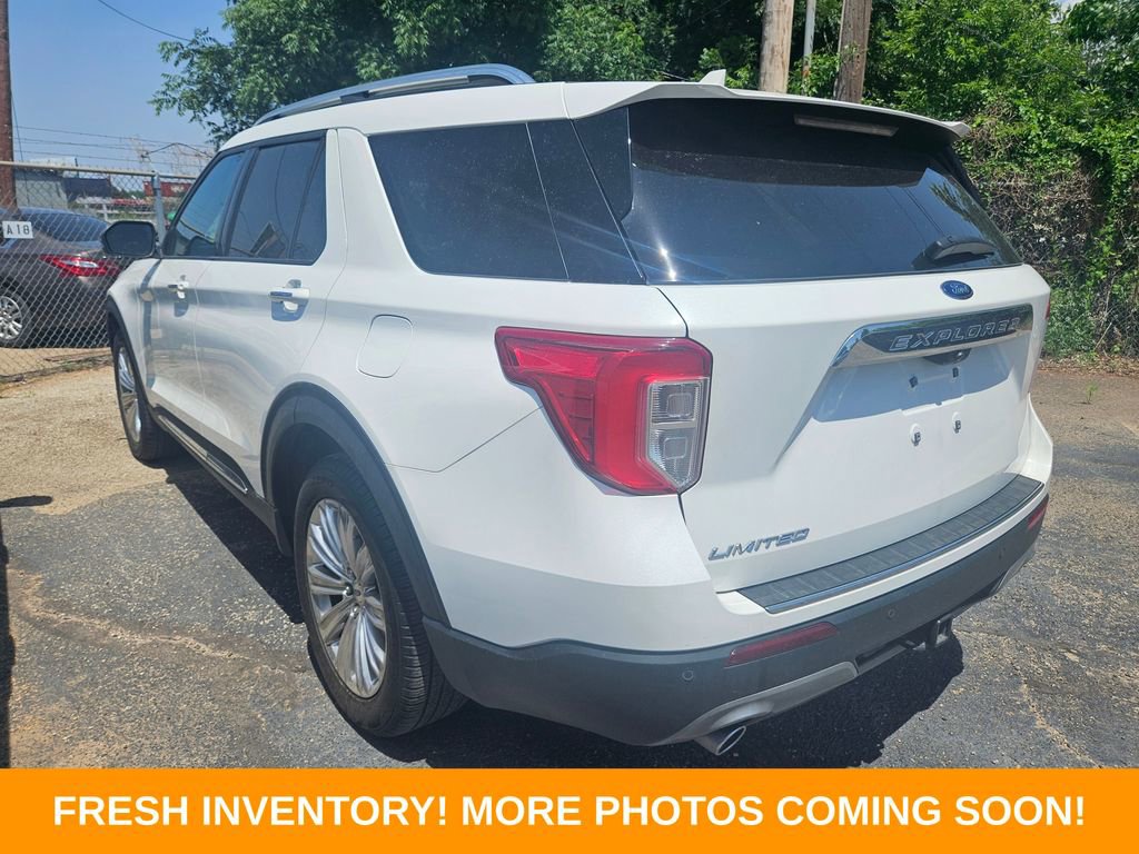 Used 2023 Ford Explorer Limited w/ Limited Technology Package RWD image 4