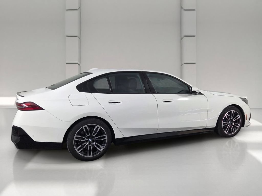 Used 2024 BMW 530i xDrive w/ M Sport Package AWD/4WD image 5