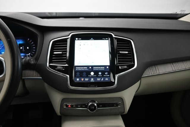 Used 2024 Volvo XC90 B5 Plus w/ Protection Package Premier AWD/4WD image 13