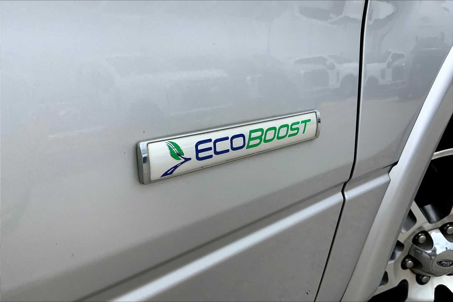 Used 2014 Ford F150 Lariat w/ Equipment Group 502A Luxury AWD/4WD image 7