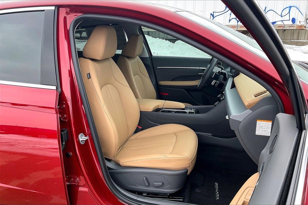 Used 2025 Hyundai Sonata Limited image 7