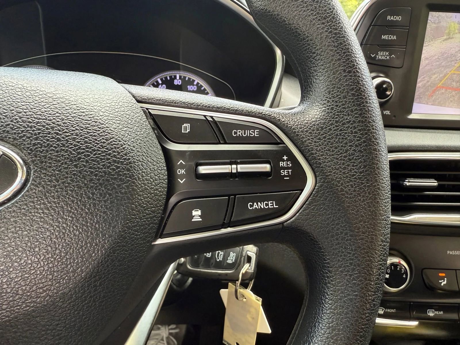 Used 2019 Hyundai Santa Fe SE image 24