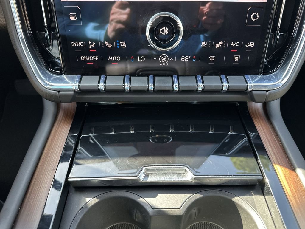Certified 2025 GMC Yukon XL Denali AWD/4WD image 34