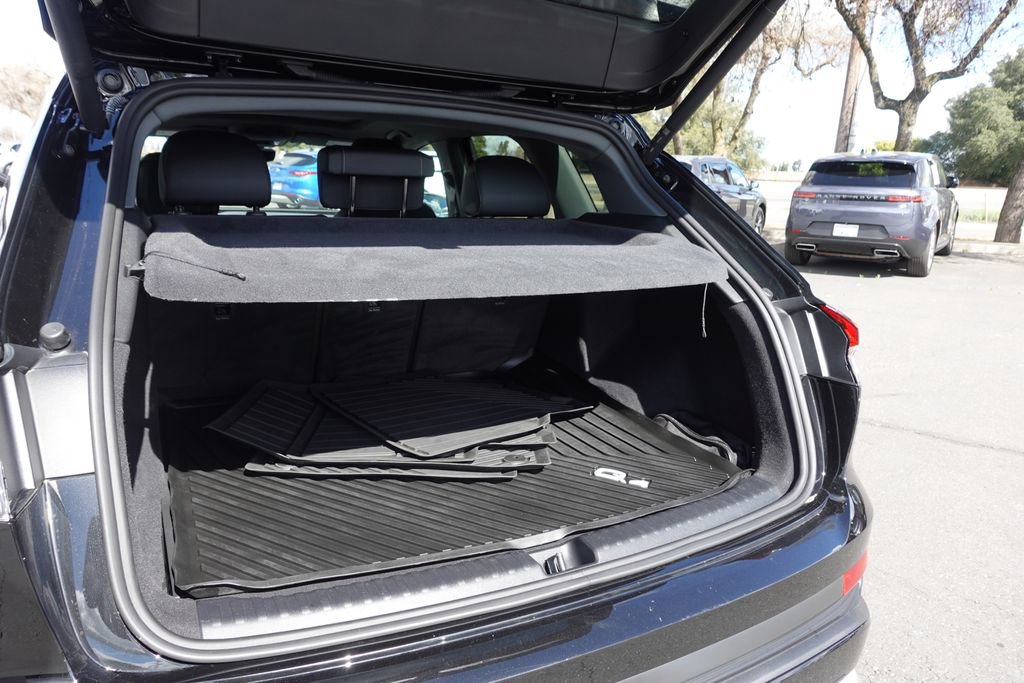 Used 2023 Audi Q4 e-tron Premium Plus w/ Premium Plus image 22