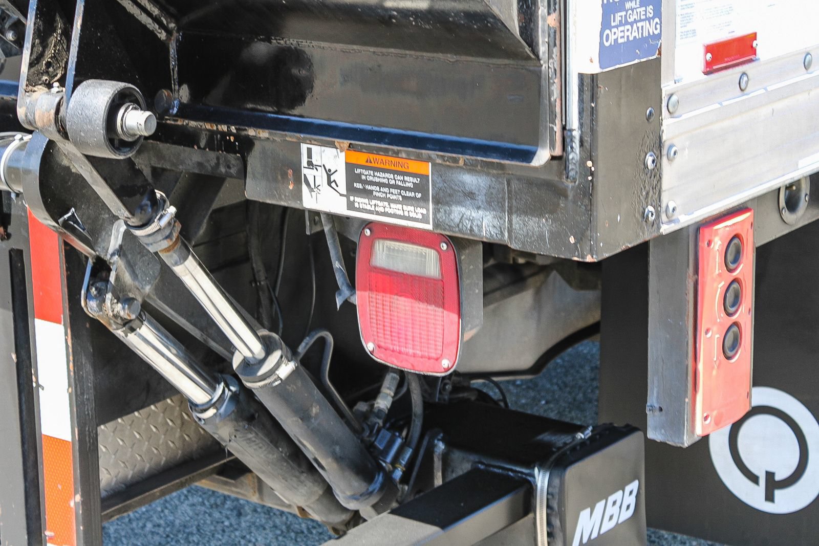 Used 2015 Ford F550 2WD Regular Cab Super Duty image 10