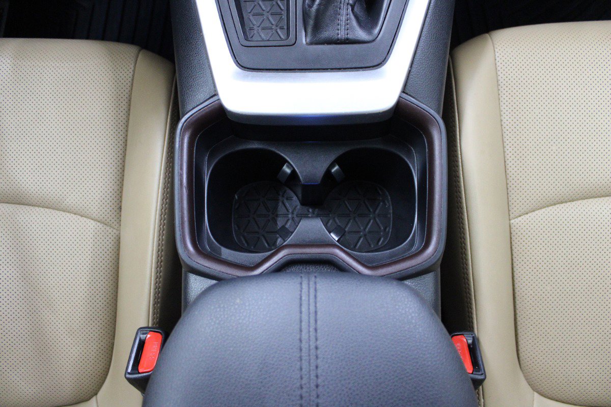 Used 2019 Toyota RAV4 Limited w/ Advanced Technology Package FWD image 32