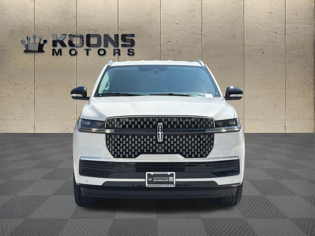 New 2027 Lincoln Navigator L Premier AWD/4WD image 3