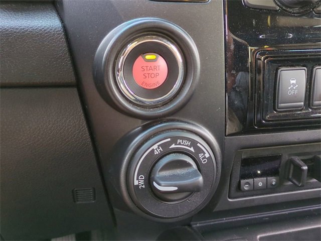 Used 2020 Nissan Titan PRO-4X w/ Pro-4x Convenience Package image 26