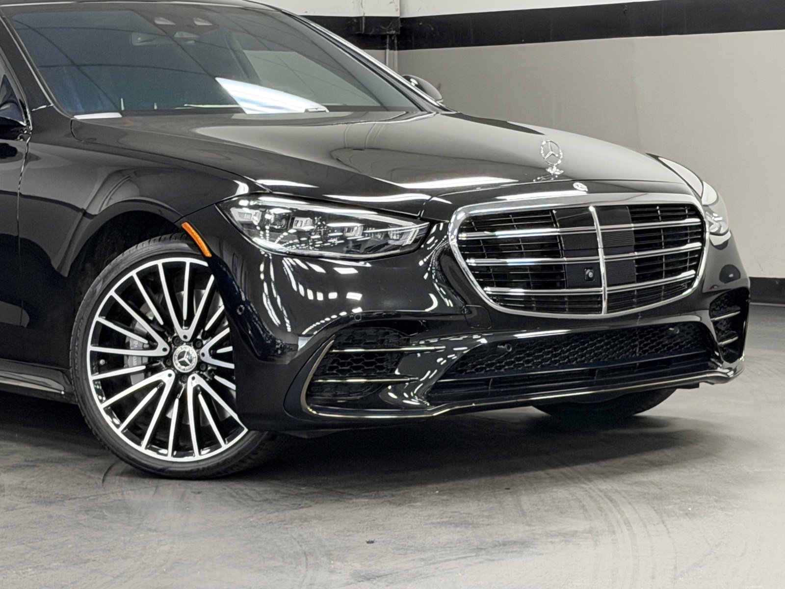 Certified 2024 Mercedes-Benz S 580 4MATIC Sedan image 3