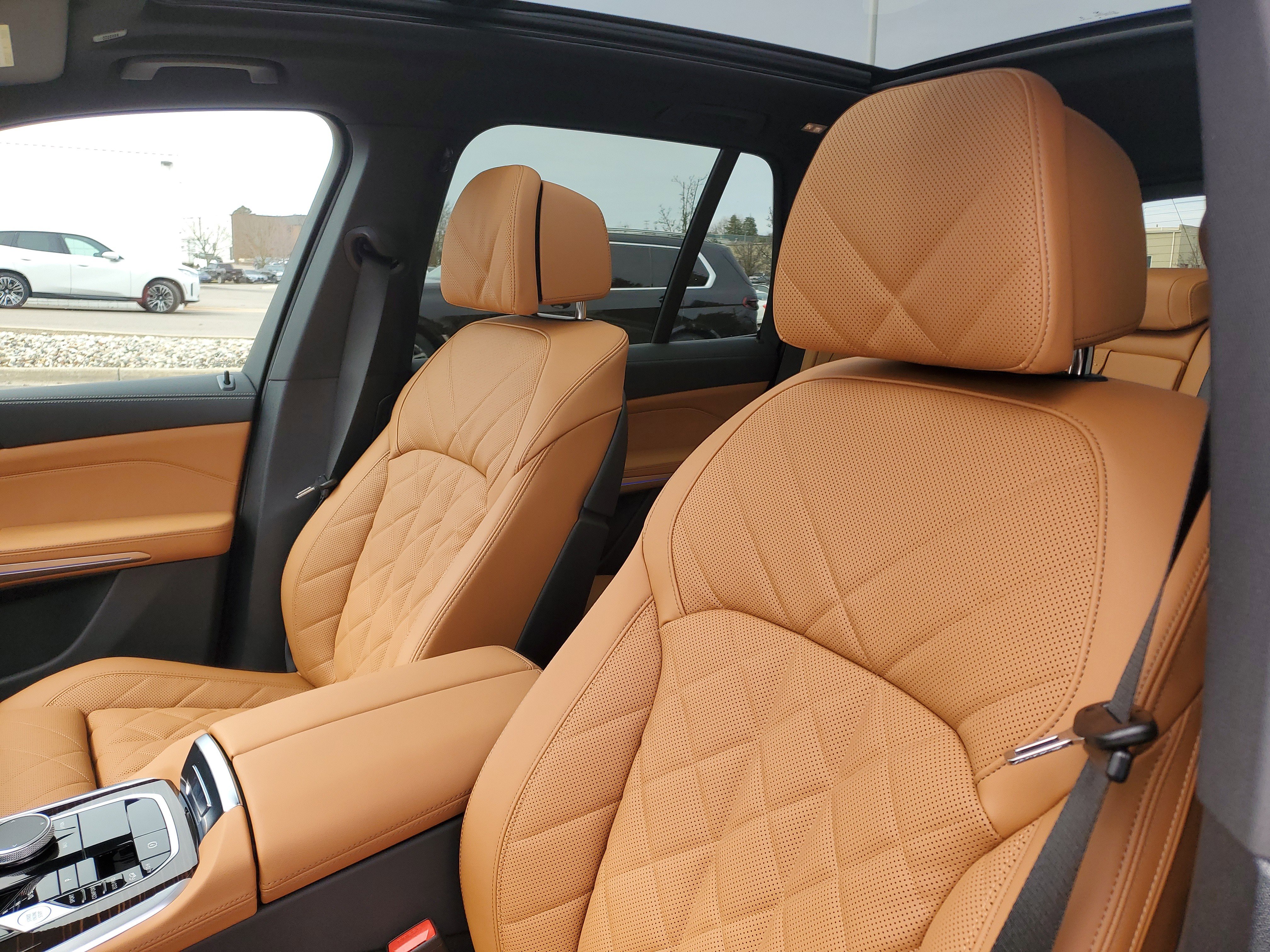 New 2026 BMW X5 xDrive40i w/ M Sport Package AWD/4WD image 7