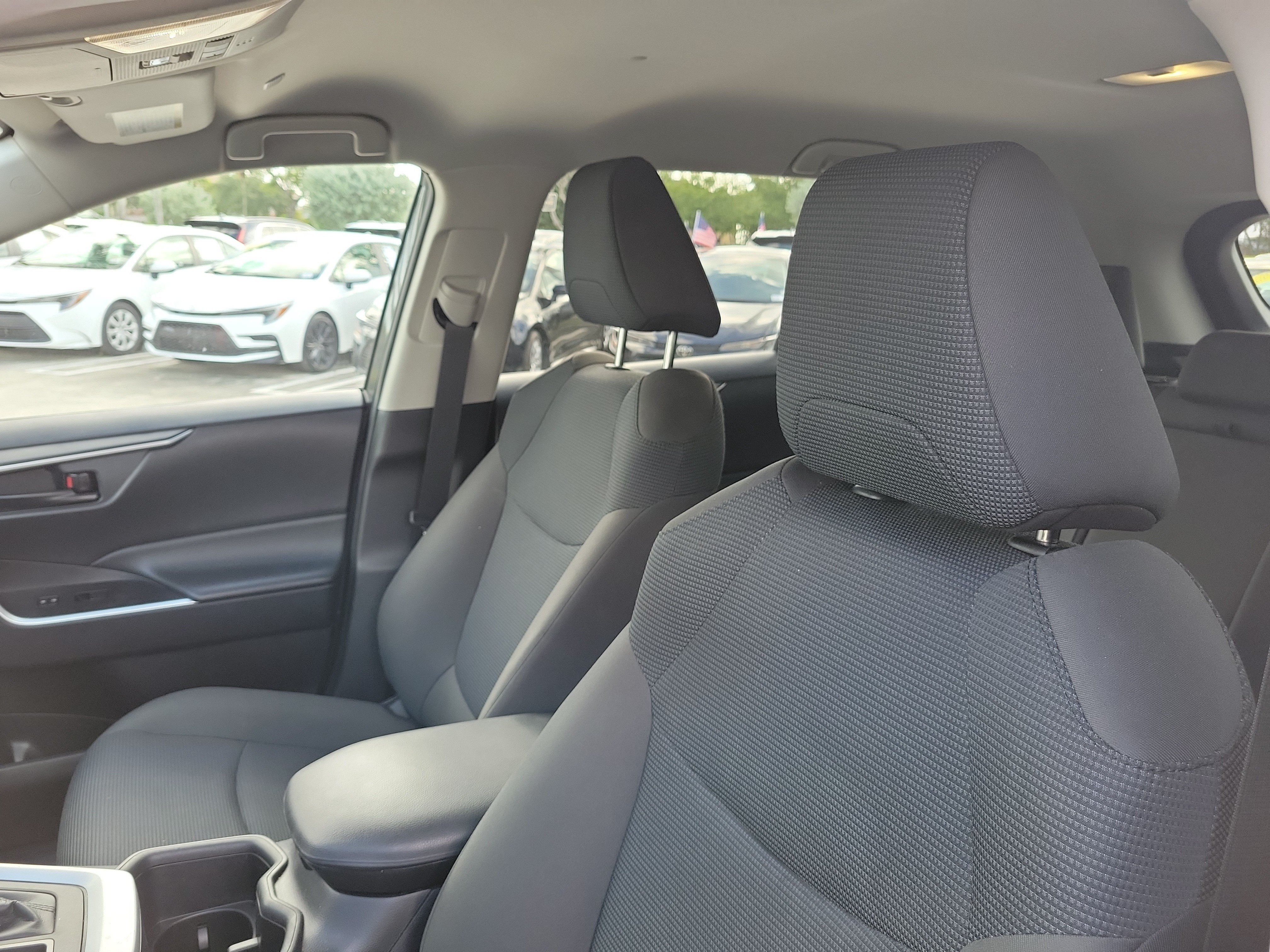 Certified 2025 Toyota RAV4 LE FWD image 21