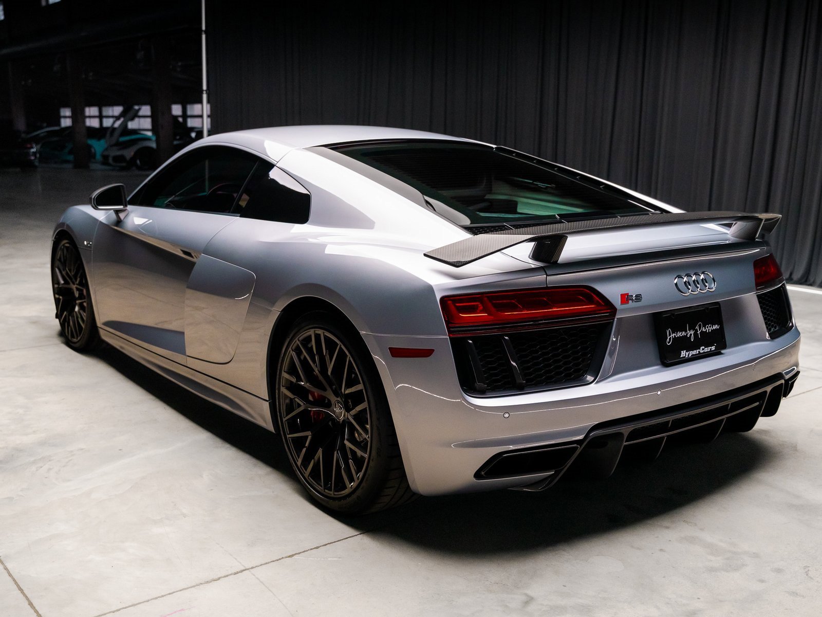 Used 2018 Audi R8 V10 w/ Premium Package image 43