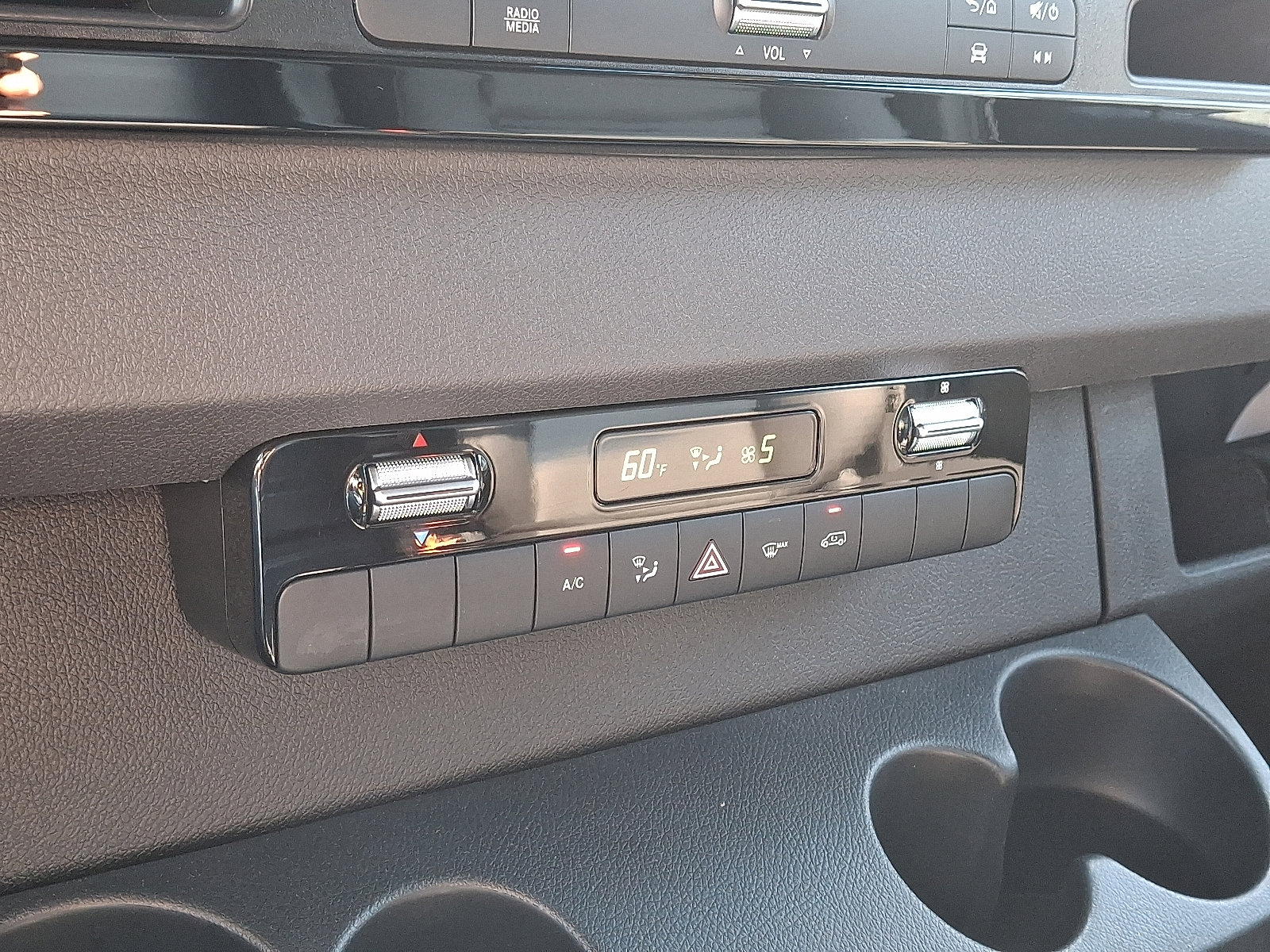 Used 2025 Mercedes-Benz Sprinter 2500 image 16